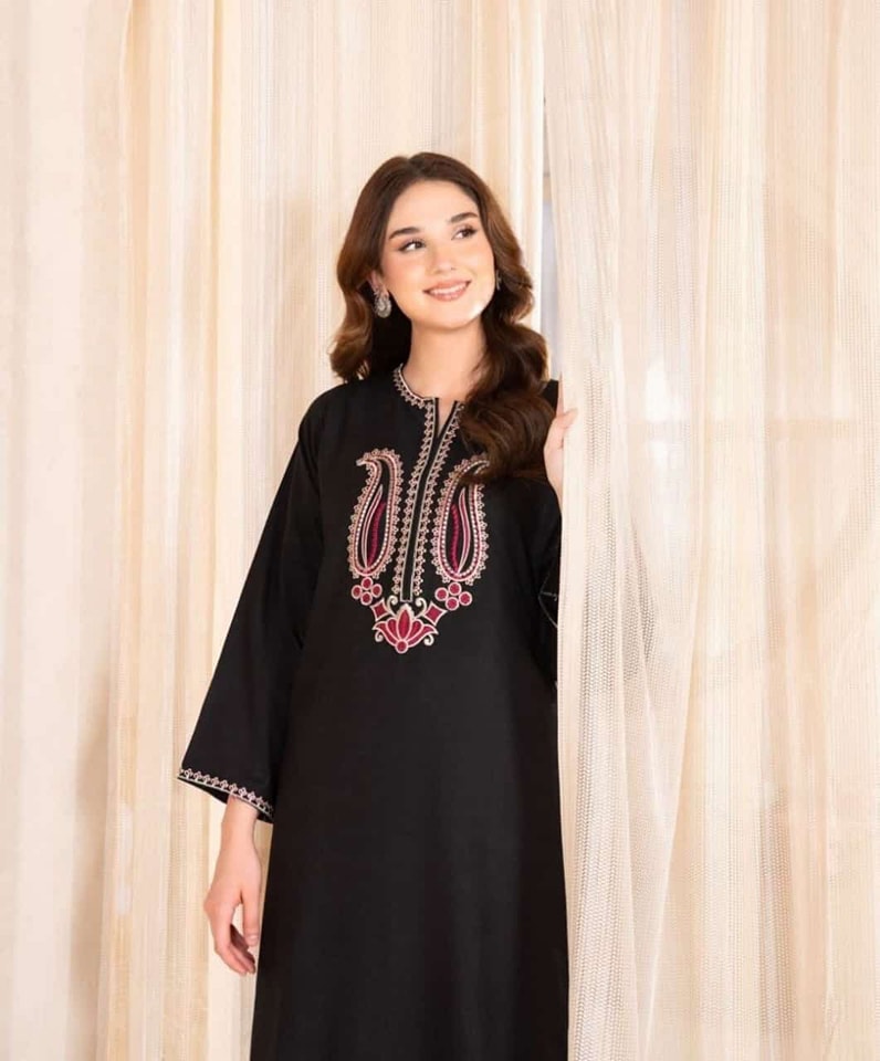 Black Rose Embroidery 2Pc